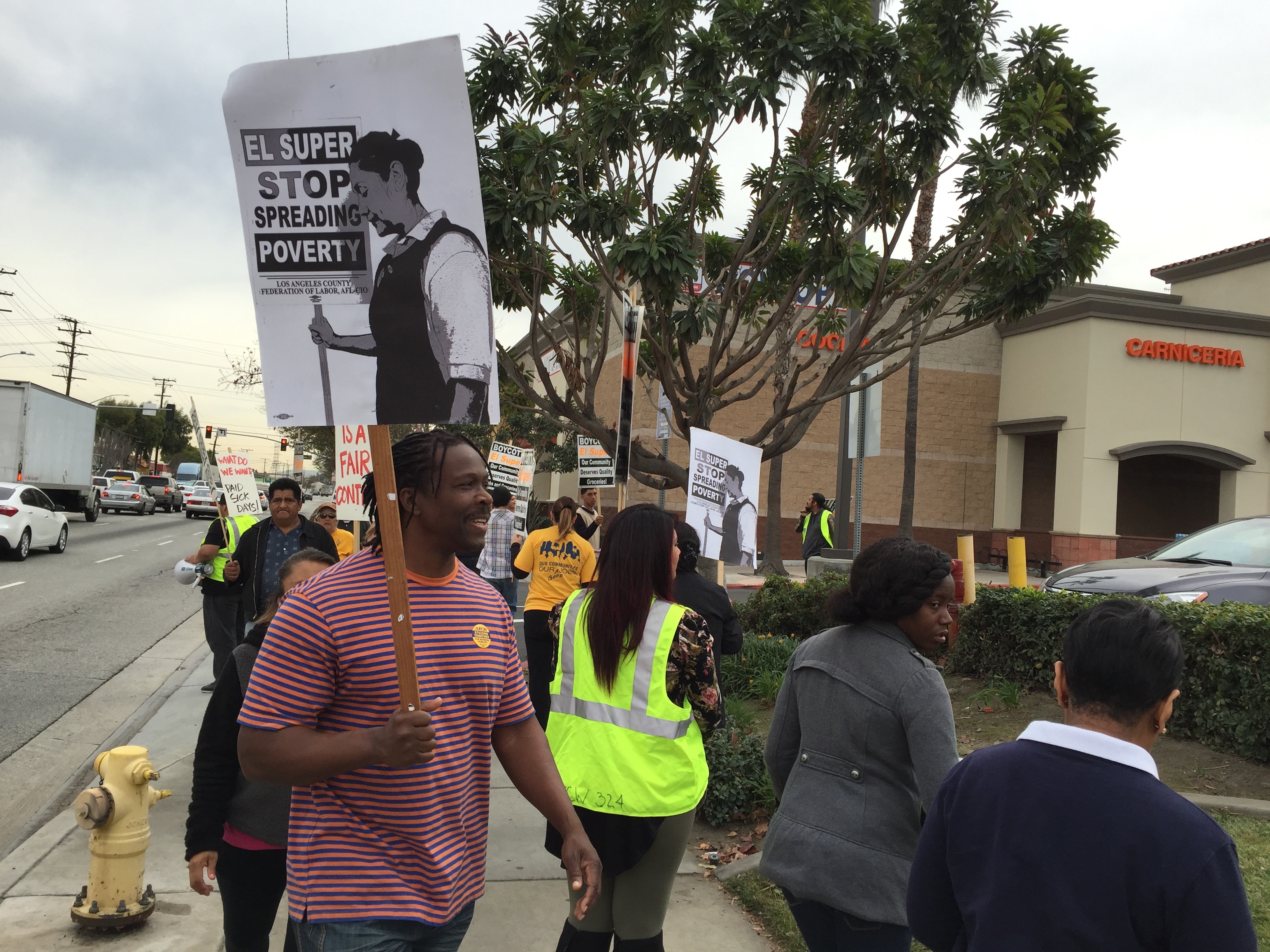 El Super Grocery Workers and their Supporters Protest Recently Opened El Super  Store in Pico Rivera - The United Food & Commercial Workers International  Union